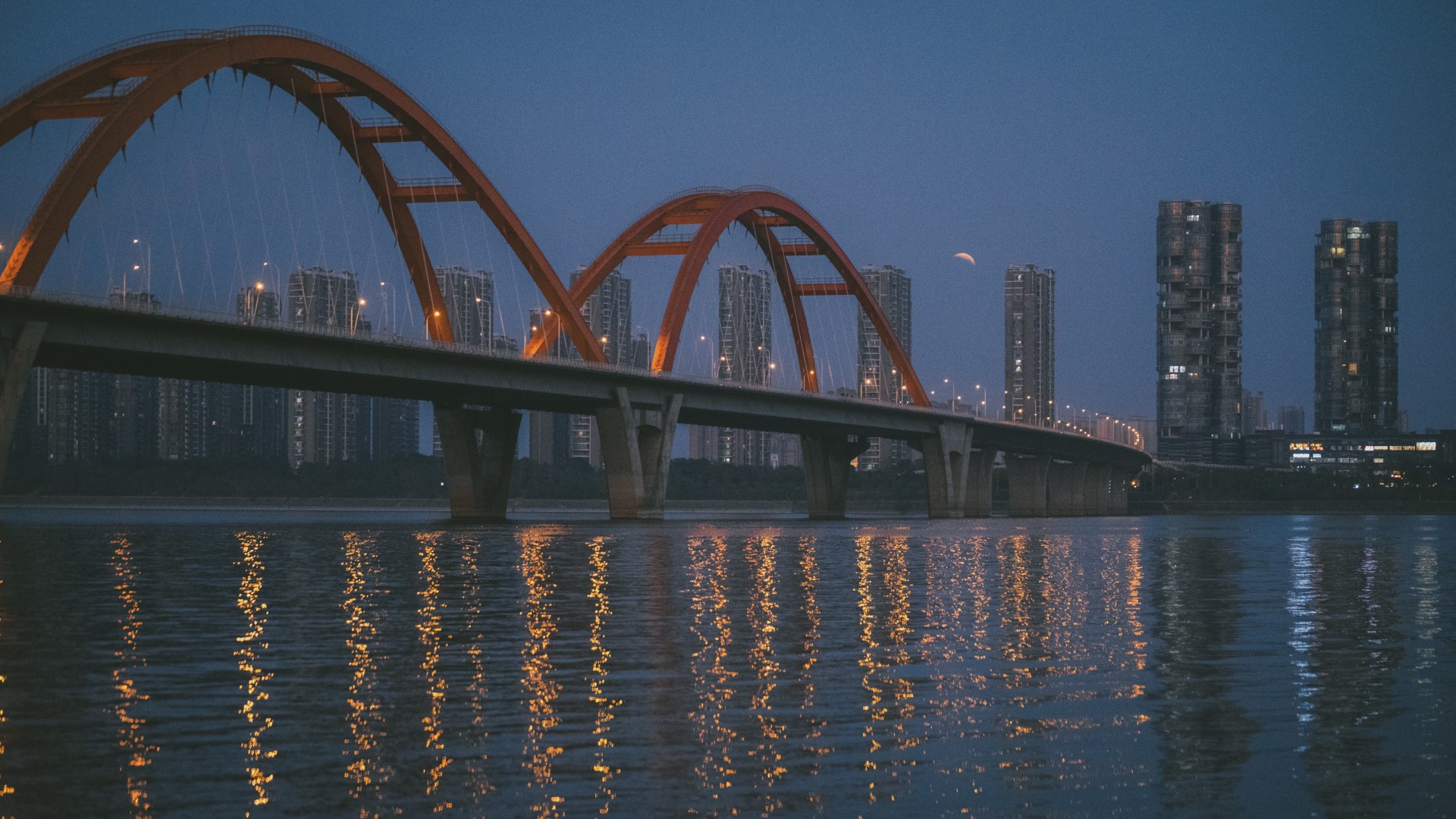 亚洲av